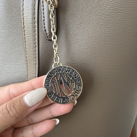 DKNY Taupe Bryant Park Leather Organizer Work Tote w/ Laptop Divider + Dust Bag - Picture 11 of 15